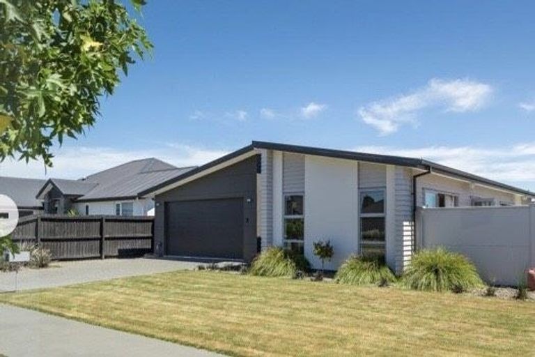 Photo of property in 35 Te Whenu Crescent, Marshland, Christchurch, 8083