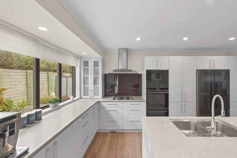 Photo of property in 28 Hawaiian Parade, Arkles Bay, Whangaparaoa, 0932