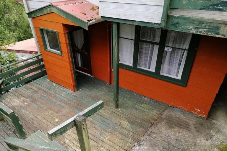 Photo of property in 72b Black Rock Road, Newlands, Wellington, 6037