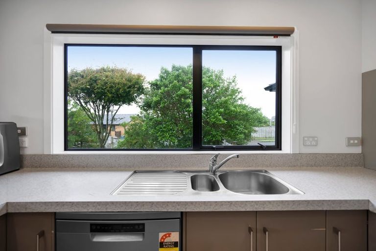 Photo of property in 37 Dillon Drive, Bell Block, New Plymouth, 4312