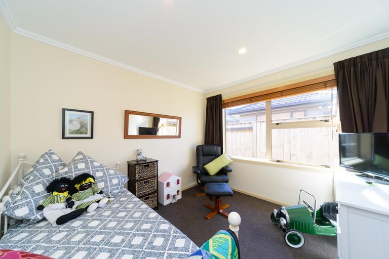 Photo of property in 7 Angelina Way, Kelvin Grove, Palmerston North, 4414