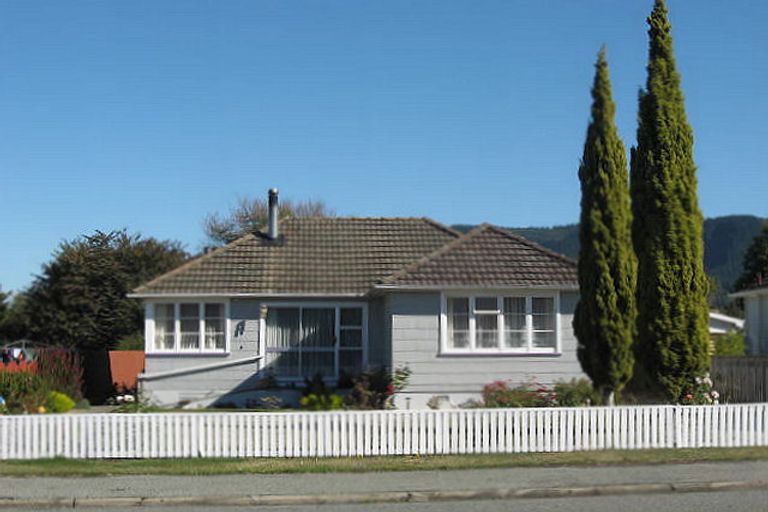 Photo of property in 155 High Street, Waimate, 7924