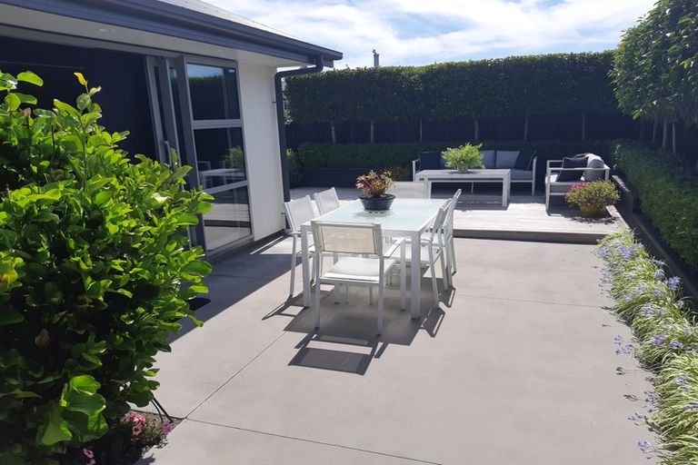 Photo of property in 6 Overton Place, Prebbleton, 7604