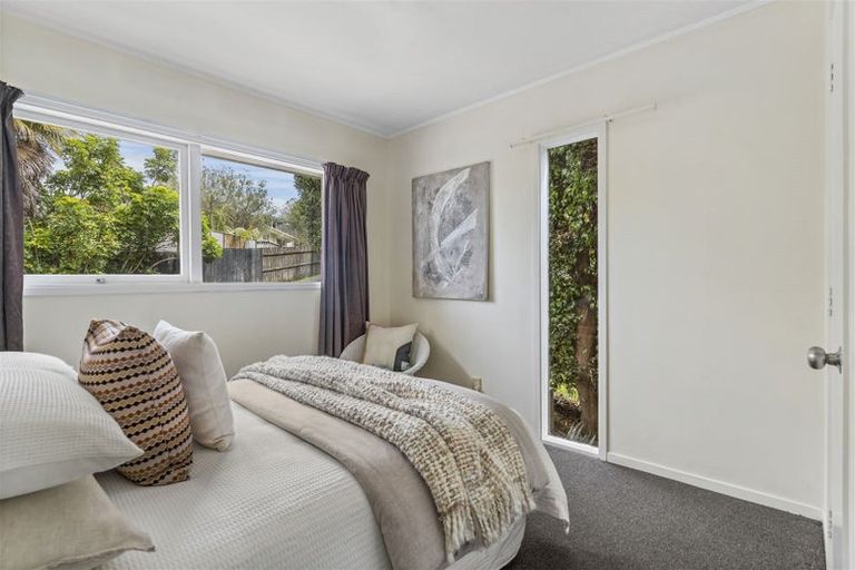 Photo of property in 24 Greendale Spur, Glenfield, Auckland, 0629