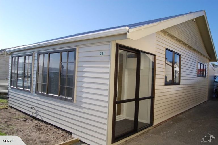 Photo of property in 221 The Esplanade, Petone, Lower Hutt, 5012