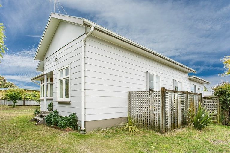 Photo of property in 2 Lorien Court, Raumati Beach, Paraparaumu, 5032