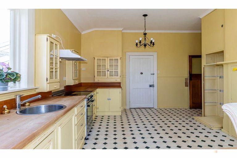 Photo of property in 165 High Street, Waimate, 7924