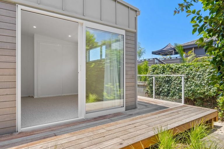 Photo of property in 1/37 Parr Terrace, Castor Bay, Auckland, 0620