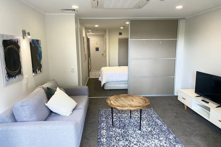 Photo of property in Luna Apartments, 1c/16 Burton Street, Grafton, Auckland, 1010