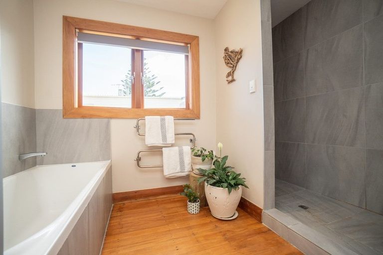 Photo of property in 27 Hall Place, Foxton Beach, Foxton, 4815