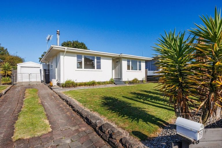 Photo of property in 18 Anakiwa Street, Kelvin Grove, Palmerston North, 4414