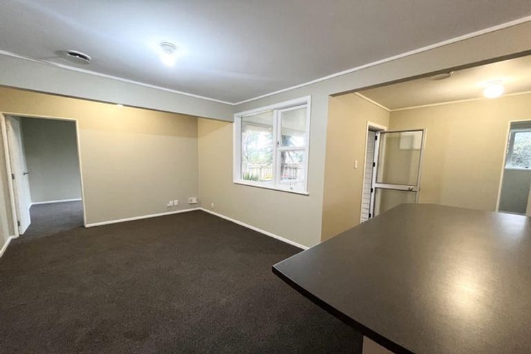 Photo of property in 42 Cobham Crescent, Kelston, Auckland, 0602