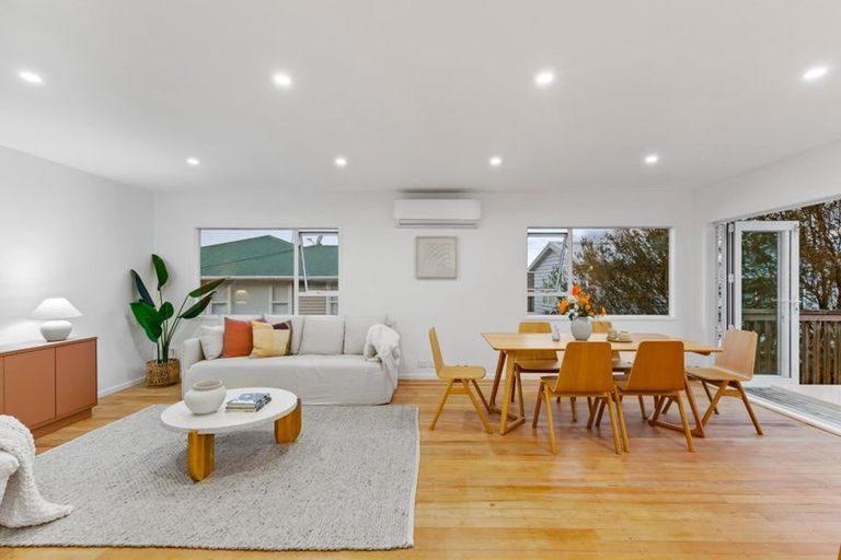 Photo of property in 74 Waimumu Road, Massey, Auckland, 0614