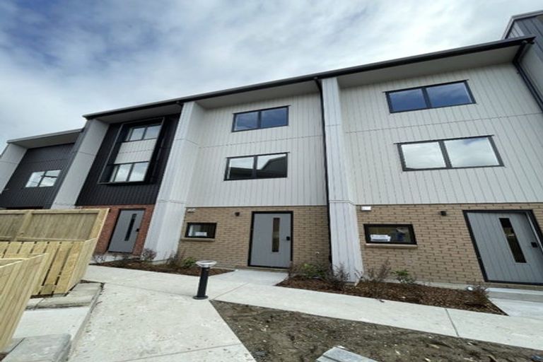 Photo of property in 3/327 Glengarry Road, Glen Eden, Auckland, 0602