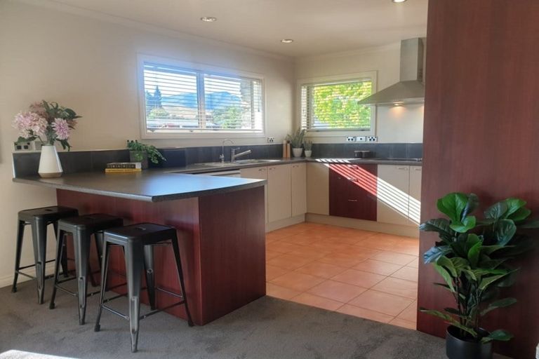 Photo of property in 4 Coburn Place, Lake Hayes, Queenstown, 9304