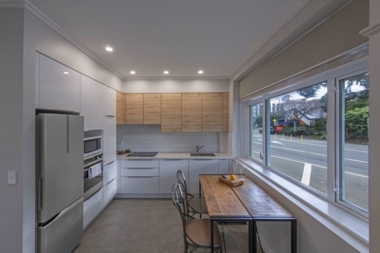 Photo of property in Fountain Court, 16/48 Oriental Parade, Oriental Bay, Wellington, 6011