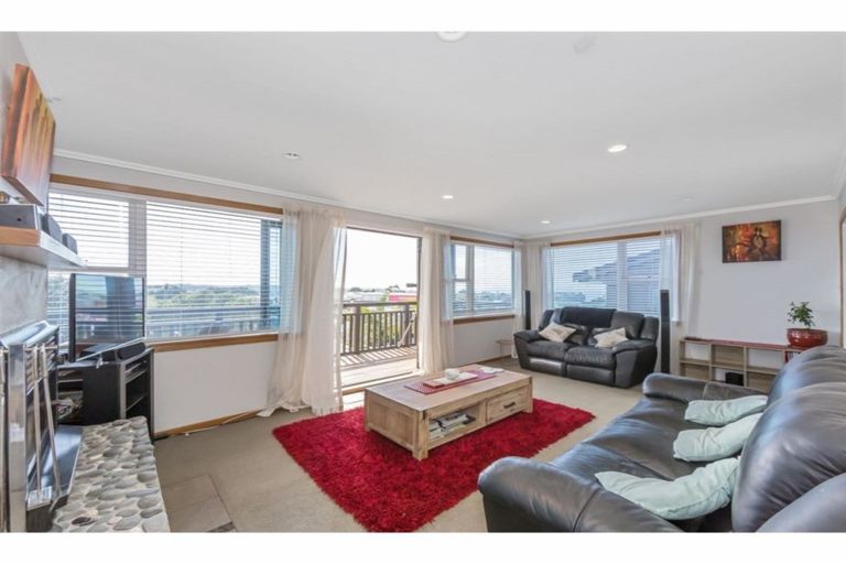 Photo of property in 10 Rishworth Avenue, Stanmore Bay, Whangaparaoa, 0932