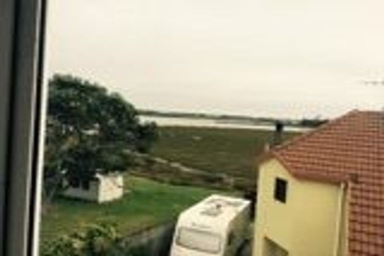 Photo of property in 95a Beresford Street, Bayswater, Auckland, 0622