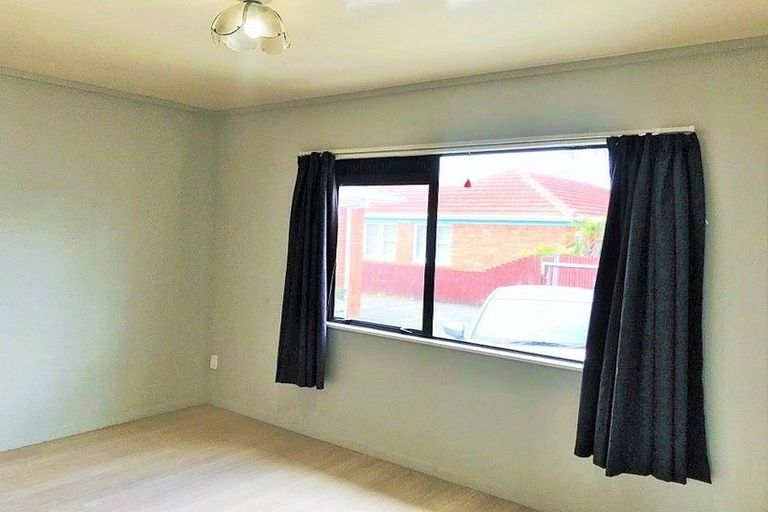 Photo of property in 33 Valentine Street, Papakura, 2110