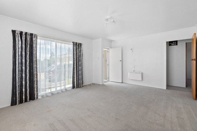 Photo of property in 73 Tuhikaramea Road, Dinsdale, Hamilton, 3204