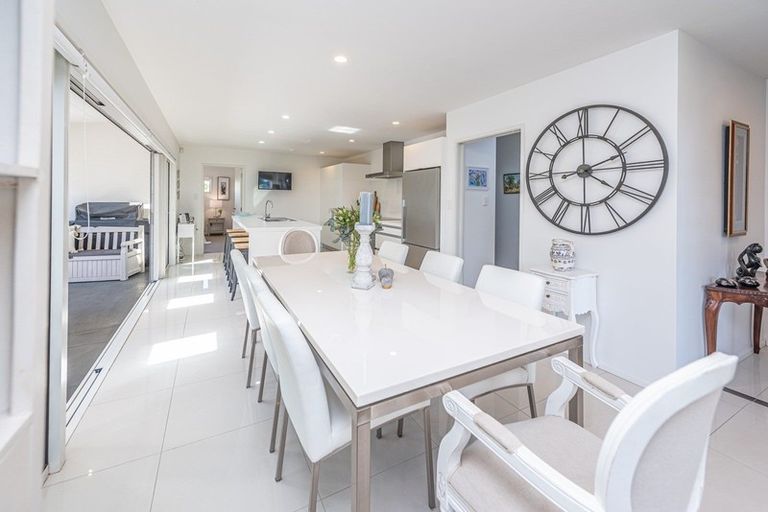 Photo of property in 16 Egmont Street, Patea, 4520