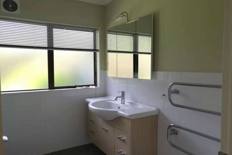 Photo of property in 54 Bayside Drive, Browns Bay, Auckland, 0630