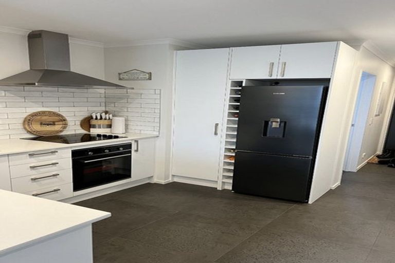 Photo of property in 18 Bellbird Street, Papakura, 2110