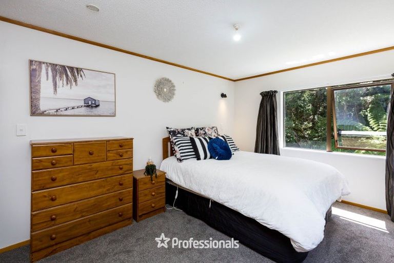 Photo of property in 8 King Charles Drive, Kingsley Heights, Upper Hutt, 5018