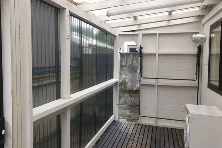 Photo of property in 58 Owhiro Bay Parade, Owhiro Bay, Wellington, 6023