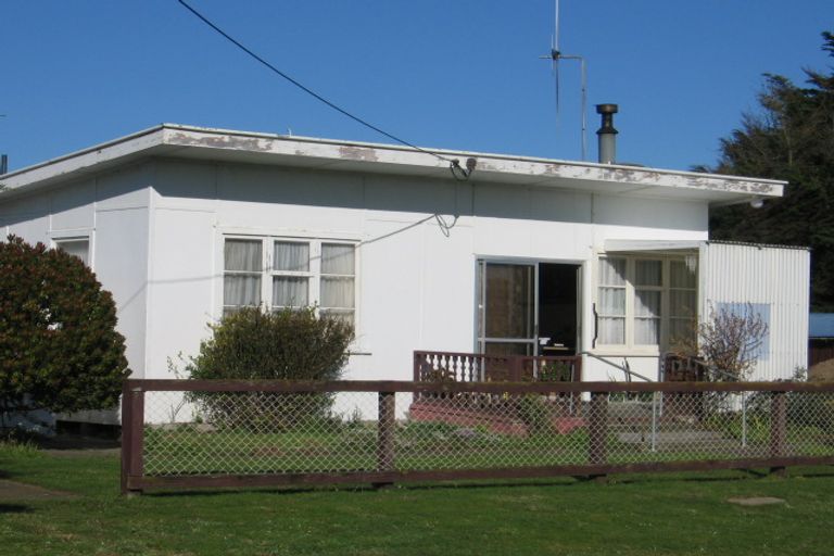 Photo of property in 2 Norton Street, Foxton Beach, Foxton, 4815