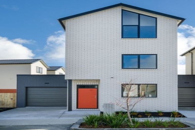 Photo of property in 4 Peihana Road, Hobsonville, Auckland, 0616