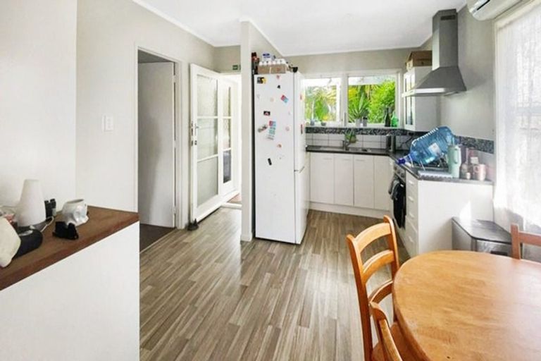 Photo of property in 17 Blanes Road, Weymouth, Auckland, 2103