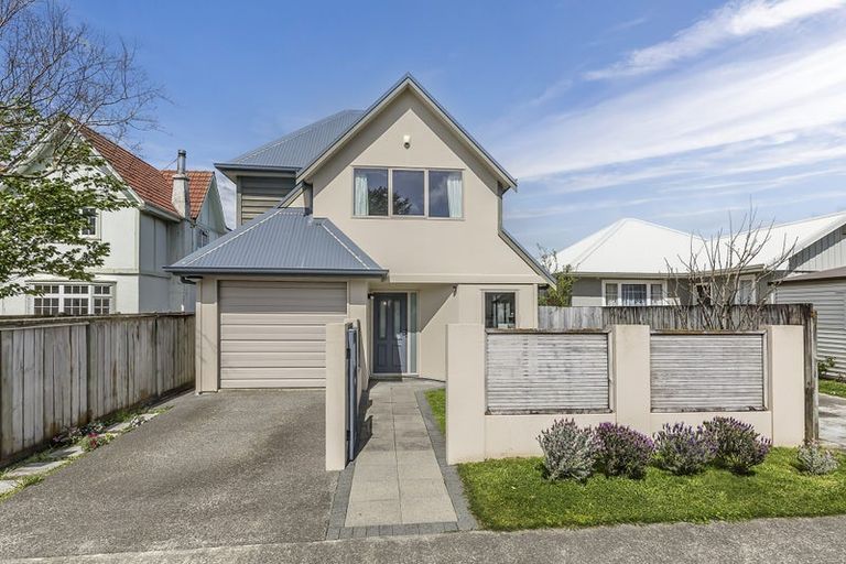 Photo of property in 12 Cambridge Street, Tawa, Wellington, 5028