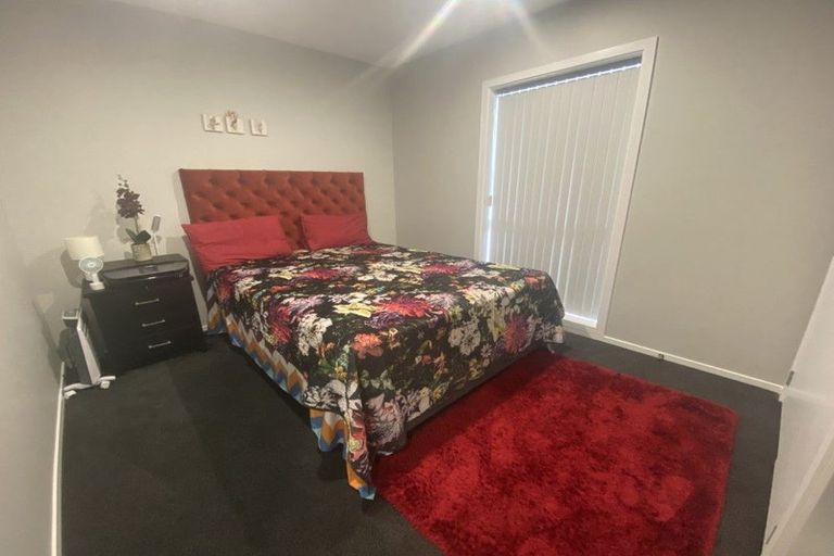 Photo of property in 1 Kopua Place, Whitby, Porirua, 5024