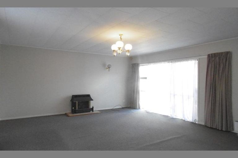 Photo of property in 52 Jandell Crescent, Bucklands Beach, Auckland, 2014