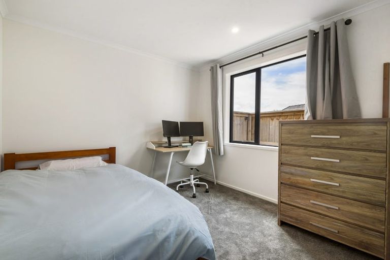 Photo of property in 17 Omahuru Road, Glenbrook, 2681