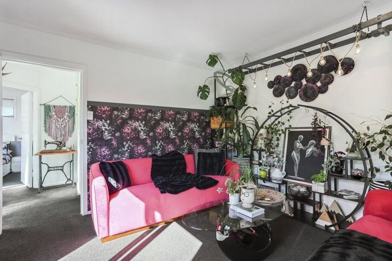 Photo of property in 1/328 Main North Road, Redwood, Christchurch, 8051