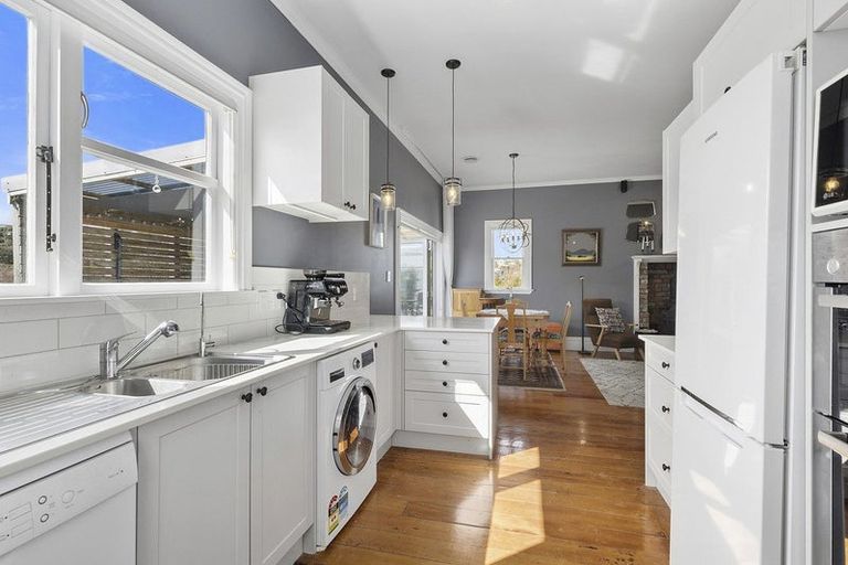 Photo of property in 31 Kapiti Crescent, Titahi Bay, Porirua, 5022