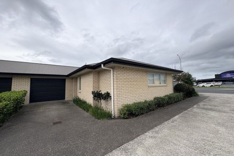 Photo of property in 1 Howden Lane, Golflands, Auckland, 2013