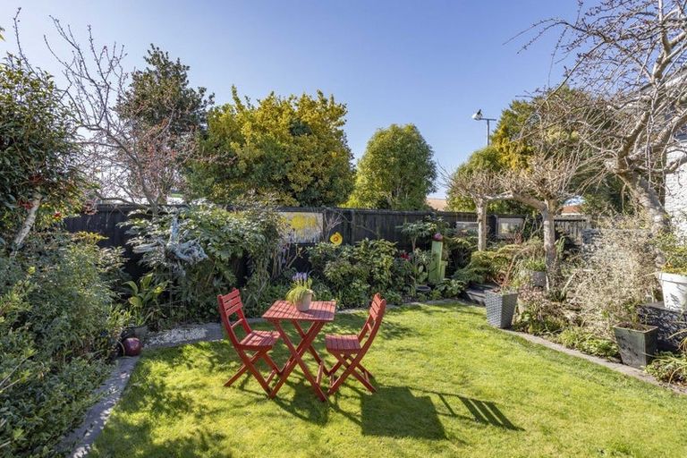 Photo of property in 1/328 Main North Road, Redwood, Christchurch, 8051