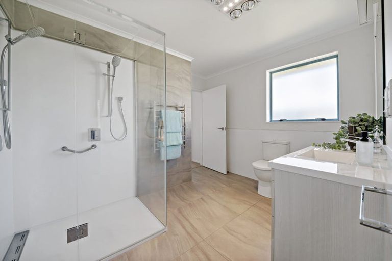 Photo of property in 60 Elsie Drive, Waiuku, 2123