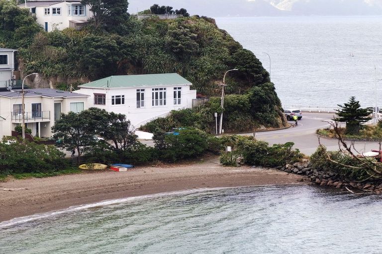 Photo of property in 82 Evans Bay Parade, Roseneath, Wellington, 6021