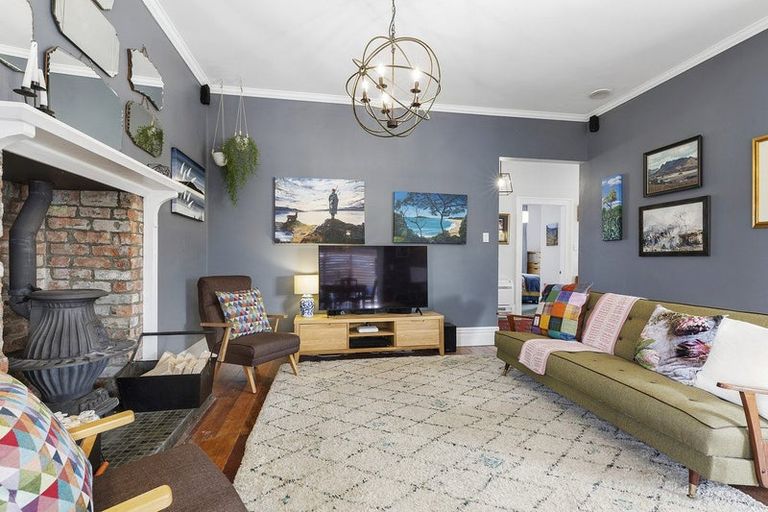 Photo of property in 31 Kapiti Crescent, Titahi Bay, Porirua, 5022