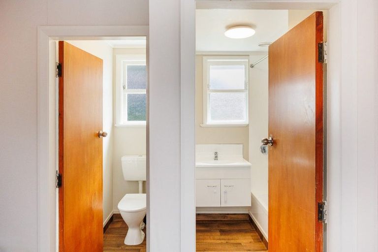 Photo of property in 45 Godley Street, Halcombe, 4779