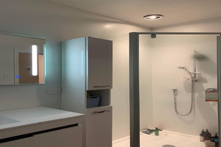 Photo of property in 64 Raroa Road, Kelburn, Wellington, 6012