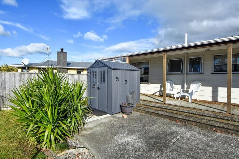Photo of property in 22 Fisher Place, Carterton, 5713
