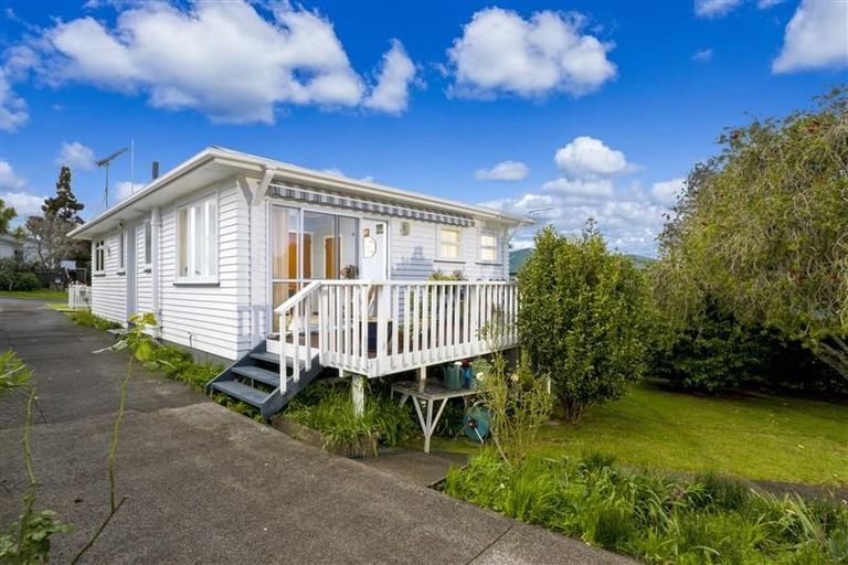 Photo of property in 70 Hillcrest Avenue, Hillcrest, Auckland, 0627