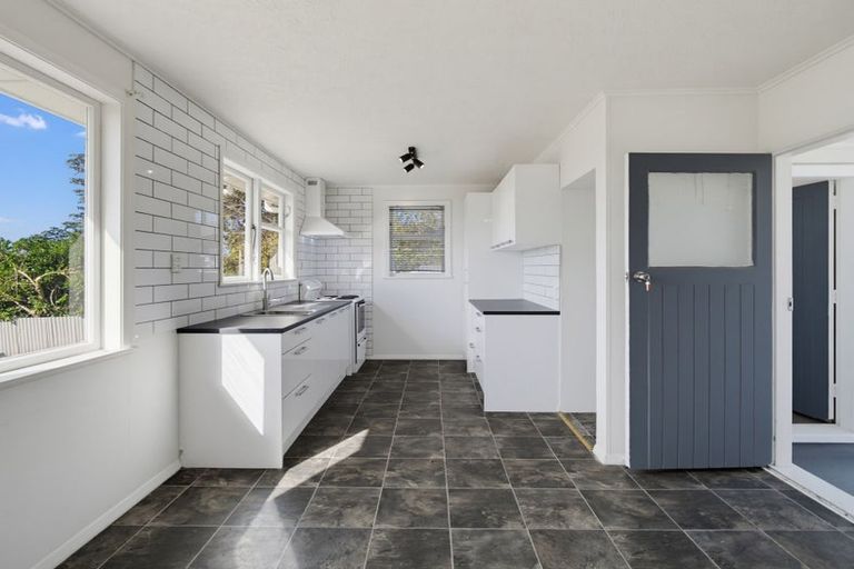 Photo of property in 18 Wyatt Avenue, Onekawa, Napier, 4110
