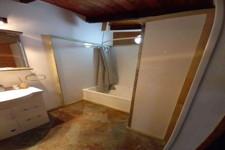 Photo of property in 22 Phillip Avenue, Glen Eden, Auckland, 0602