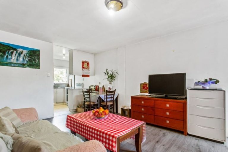 Photo of property in 12/11 Tawera Road, Greenlane, Auckland, 1051